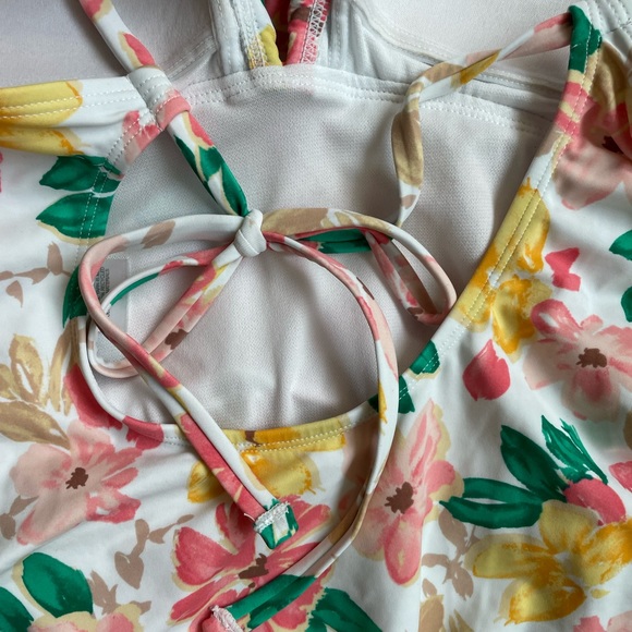 Time and Tru floral bathing suit. Size medium - Picture 4 of 5